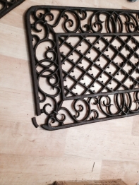 Rohožka venkovní litinová ulomená II.