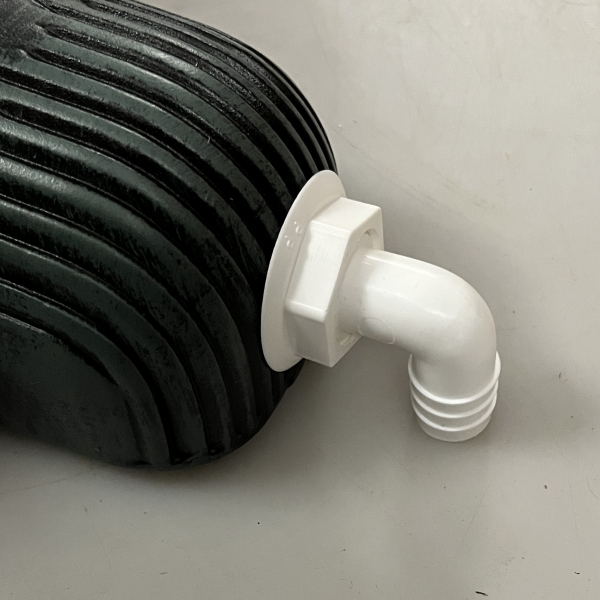 Rovná odpadní armatura pro dřezy a umyvadla o průměru dřezu 24 mm