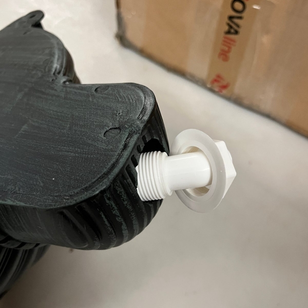 Rovná odpadní armatura pro dřezy a umyvadla o průměru dřezu 24 mm