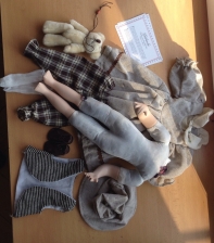 Rozbitá porcelánová panenka Gábina 60cm