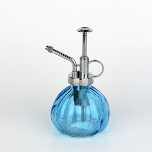 Rozprašovač na květiny světle modrý