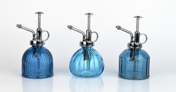 Rozprašovač vody na květiny modrý