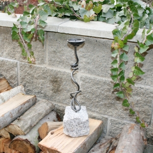 Ručně kovaný zahradní svícen v rustikálním stylu 45-47cm