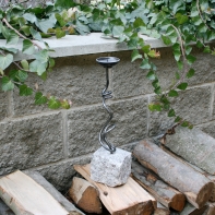 Ručně kovaný zahradní svícen v rustikálním stylu 45-47cm