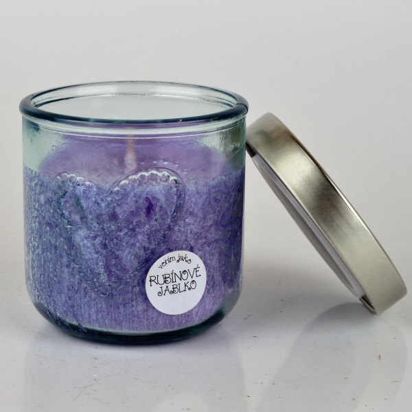 Ručně odlévaná svíčka ve skleněné dóze se srdcem rubínové jablko 190g