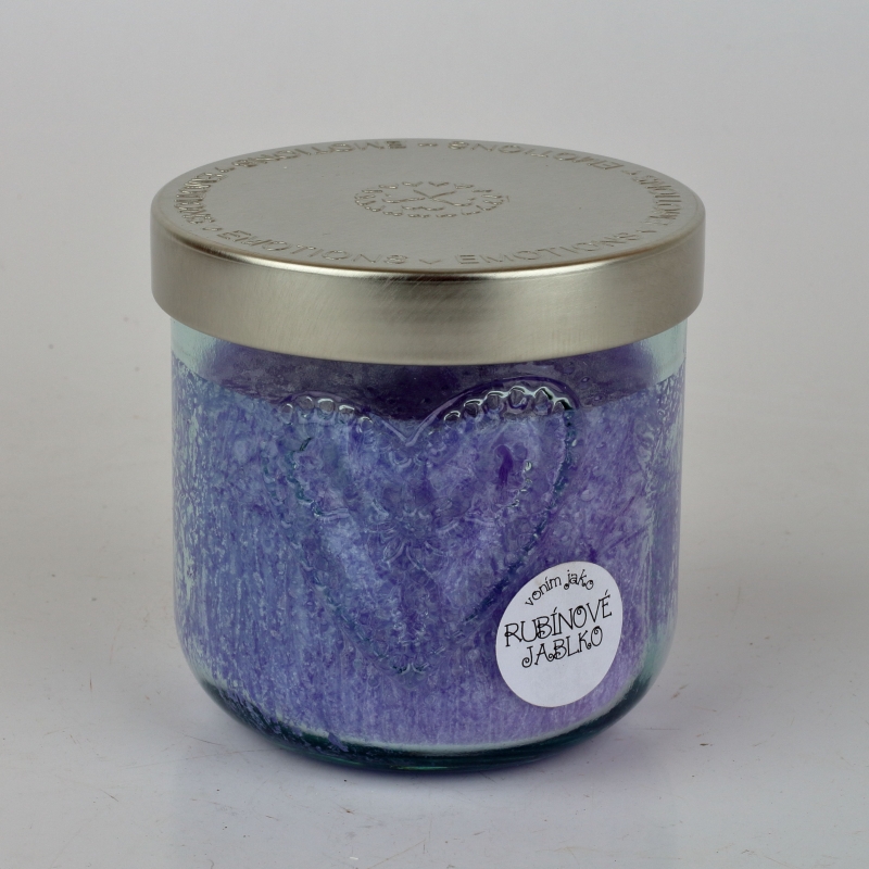 Ručně odlévaná svíčka ve skleněné dóze se srdcem rubínové jablko 190g