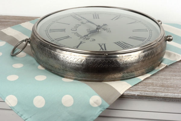 Ručně tepané stolní hodiny Colonial Clock 32x9x33cm