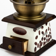 Ruční mlýnek na kávu