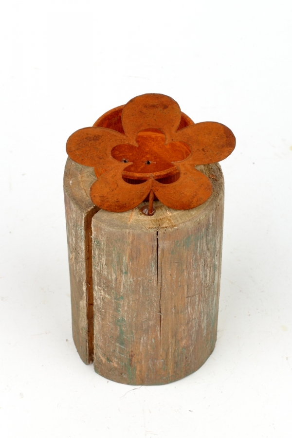 Rustikální svícen na čajovou svíčku květina 16cm