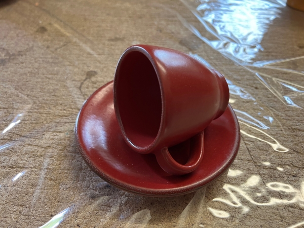 Šálek s podšálkem POSITANO tmavě červený 0,08 l