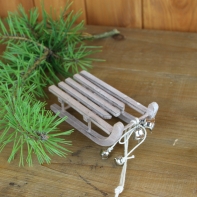 Sáně hnědé malé 3,5x12x5cm