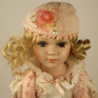 Sběratelská panenka Cecilka 40 cm