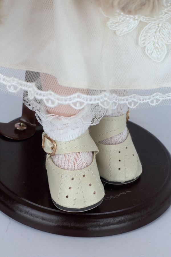 Sběratelská panenka Karolína 48cm