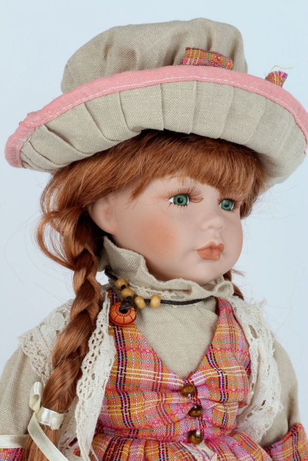 Sběratelská panenka Lily 42cm stojící