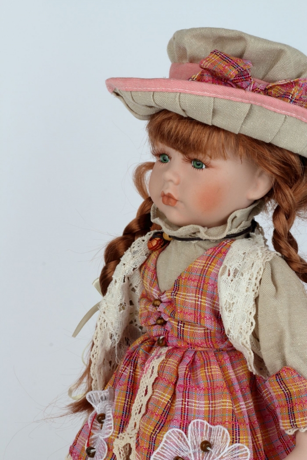 Sběratelská panenka Lily 42cm stojící