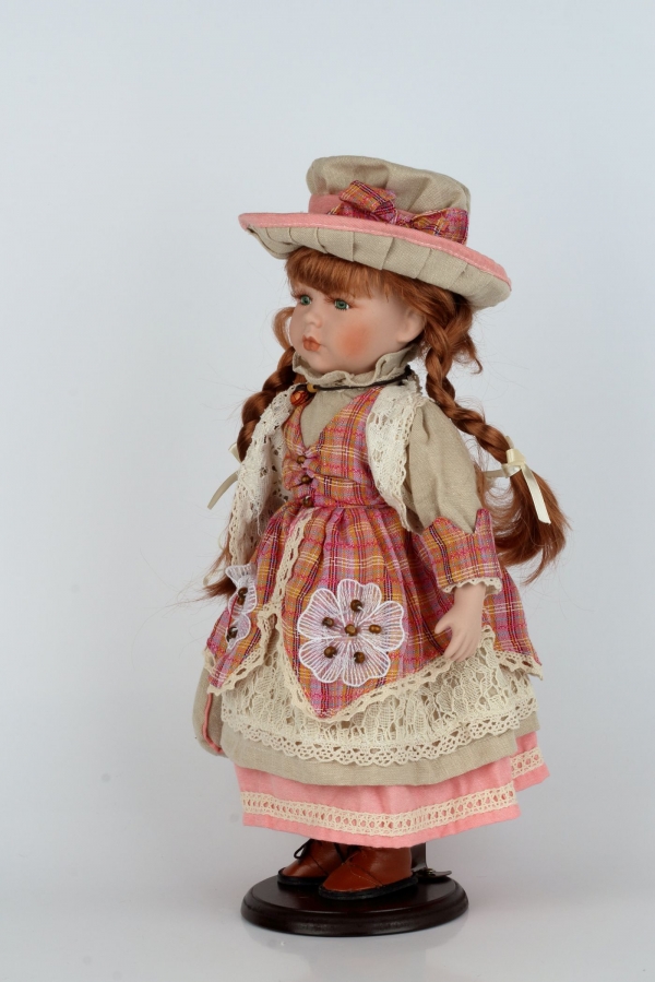 Sběratelská panenka Lily 42cm stojící