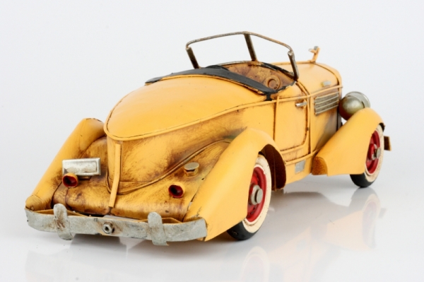 Sběratelský model kovové auto žluté 34cm