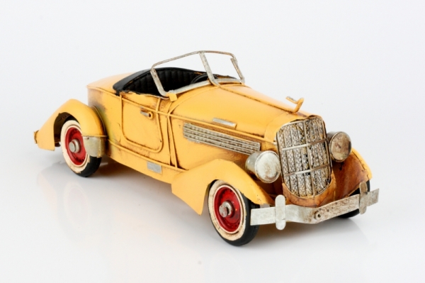Sběratelský model kovové auto žluté 34cm