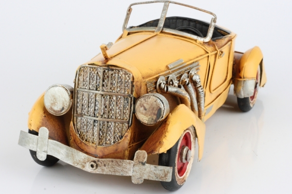 Sběratelský model kovové auto žluté 34cm