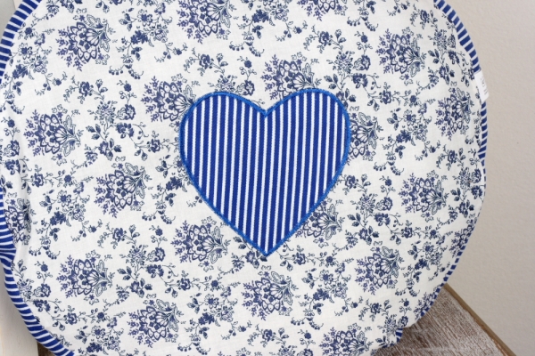 Sedák na židli kulatý květinový 34cm