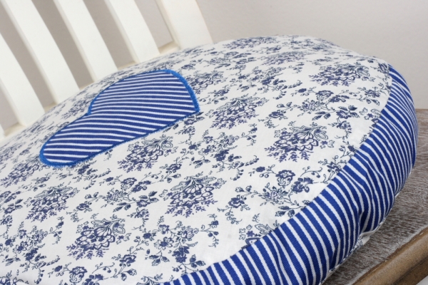 Sedák na židli kulatý květinový 34cm