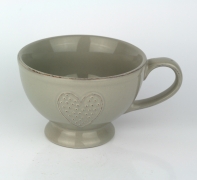 Šedý hrnek se srdíčkem