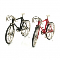 Silniční kolo s berany červené 20x12x4,5cm funkční replika