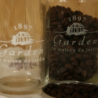 Skleněná dóza Garden 1897 bílý text 13cm