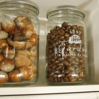 Skleněná dóza Garden 1897 bílý text 13cm