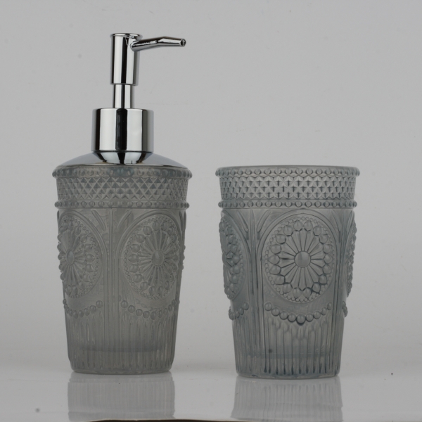 Skleněná koupelnová sada - dávkovač na mýdlo a sklenice