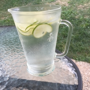 Skleněný džbán Abeille - vyřazeno