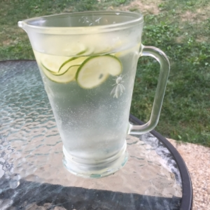 Skleněný džbán Abeille - vyřazeno