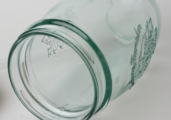 Sklenice s víčkem a brčkem Authentic 0,45l