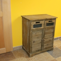 Skříňka dřevěná se dvěma šuplíky 57x67x34cm