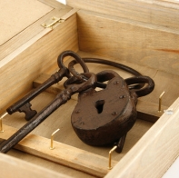 Skříňka na klíče - motiv konvička 31x22x7cm