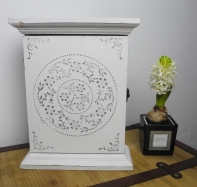 Skříňka na klíče s ornamentem 30,5x24cm