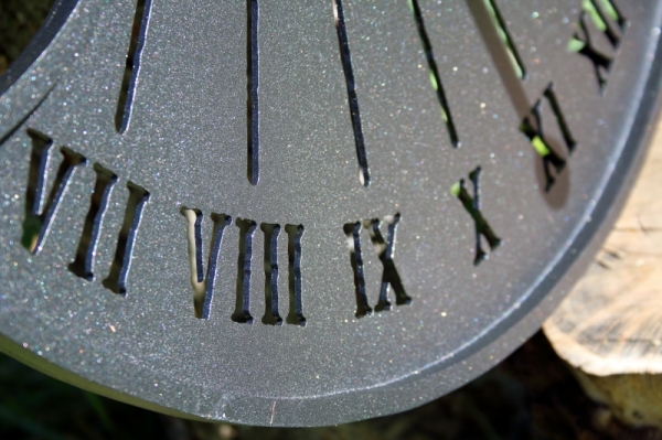 Sluneční hodiny černé