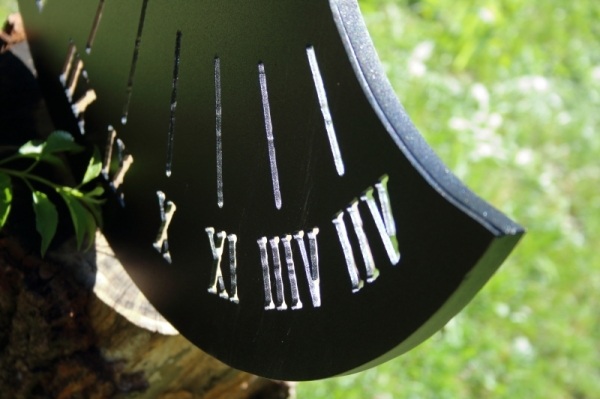 Sluneční hodiny černé