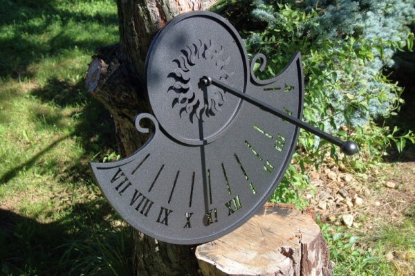 Sluneční hodiny černé