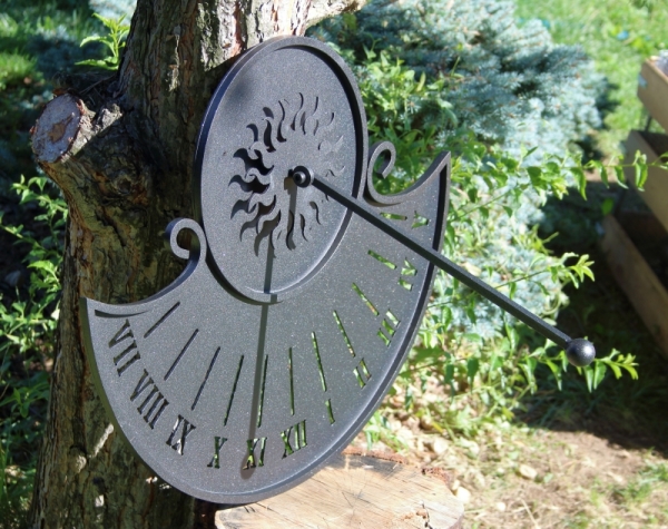 Sluneční hodiny černé