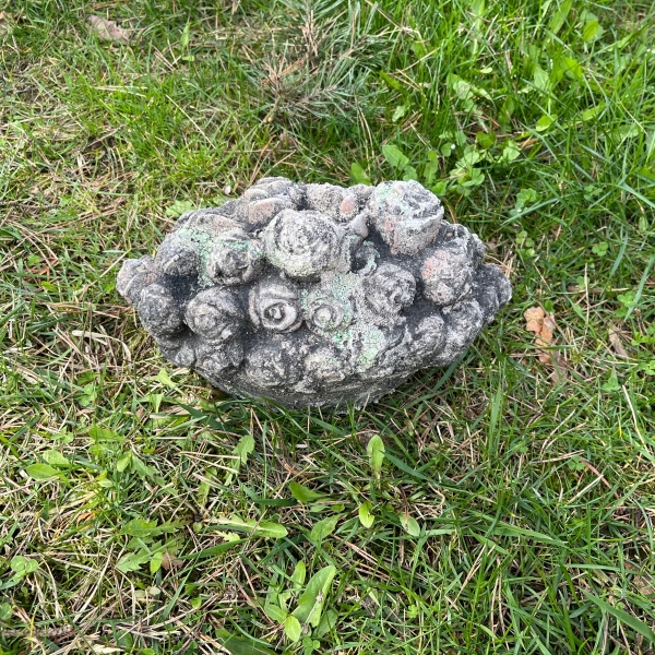 Sochy na zahradu zahradní keramika koš květin mech 