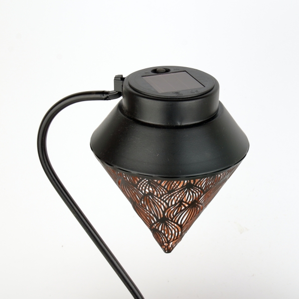 Solární zahradní lucerna se zápichem do trávníku