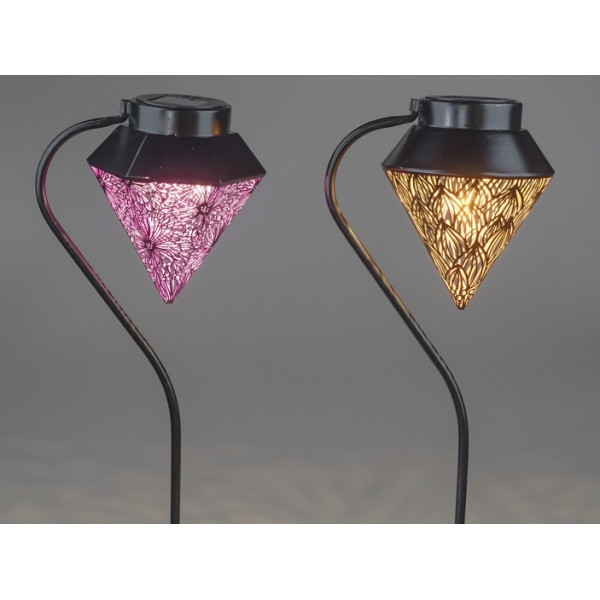 Solární zahradní lucerna se zápichem do trávníku