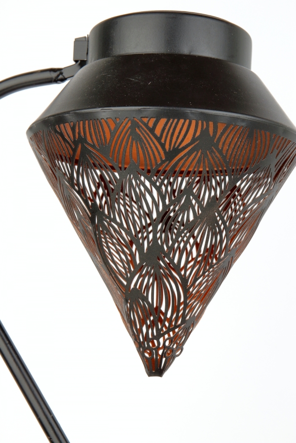 Solární zahradní lucerna se zápichem do trávníku