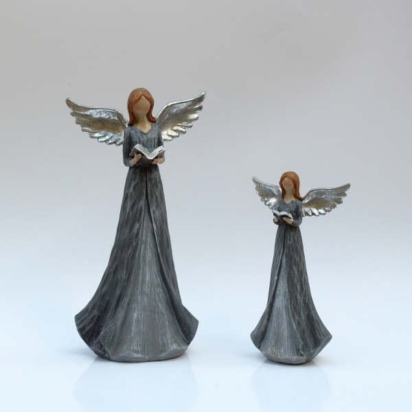 Soška anděla s šedými šaty - Moudrost