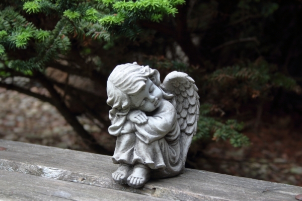 Soška anděla z betonu 18cm