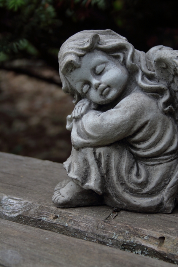 Soška anděla z betonu 18cm