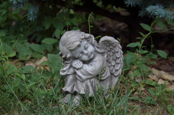 Soška anděla z betonu 18cm
