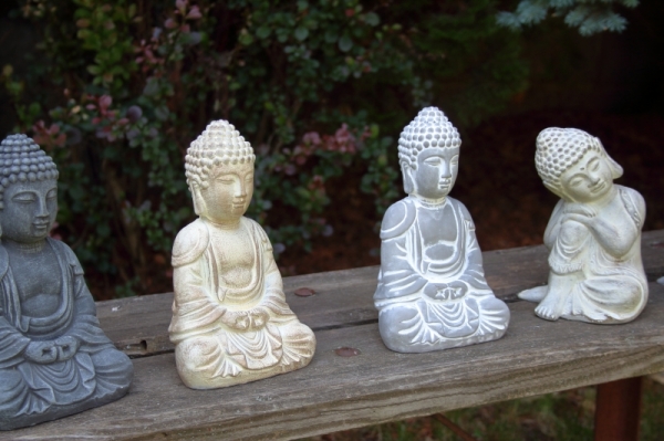 Soška Buddha beton 10x20x13cm