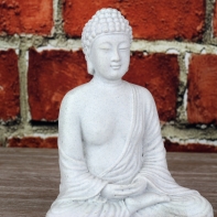 Soška Buddha šedý polyresin 20cm
